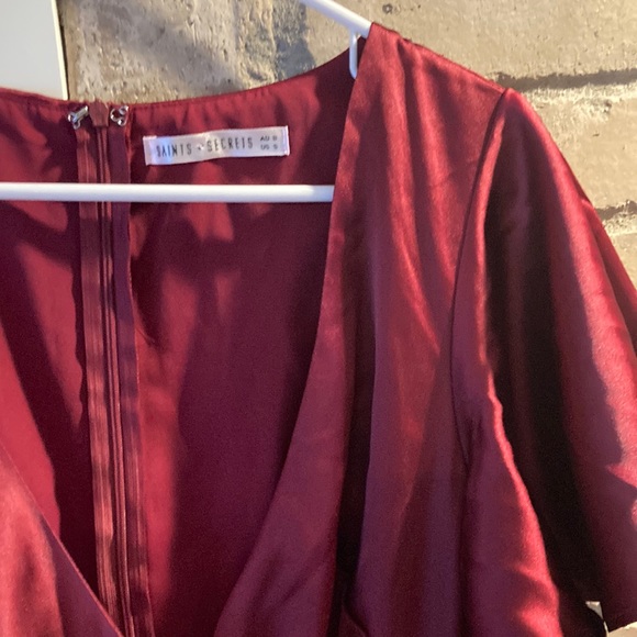 Maroon Saints + secrets ruffle sleeve party dress - Picture 6 of 7